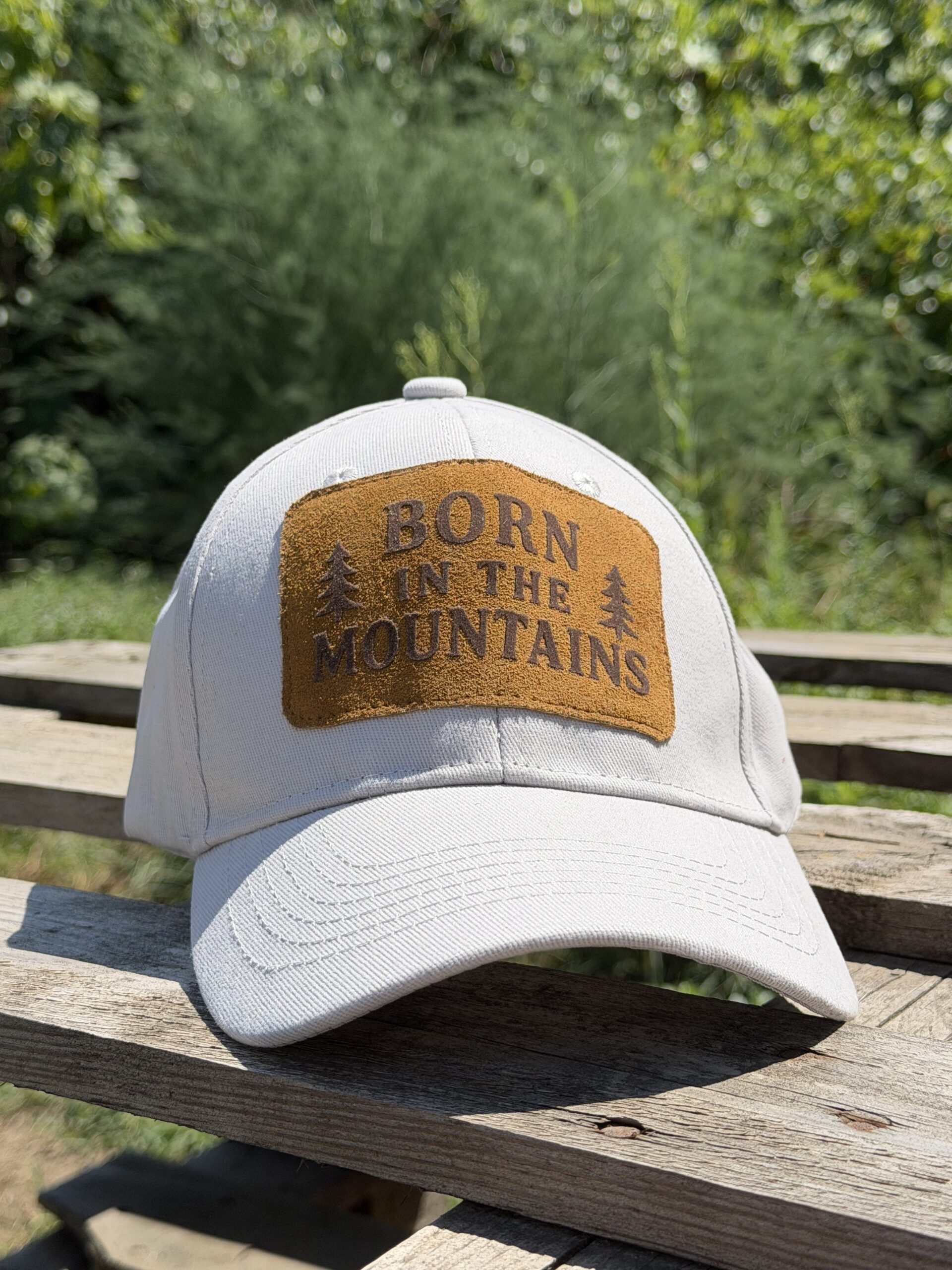 Cap Born in the mountains patch - immagine 4