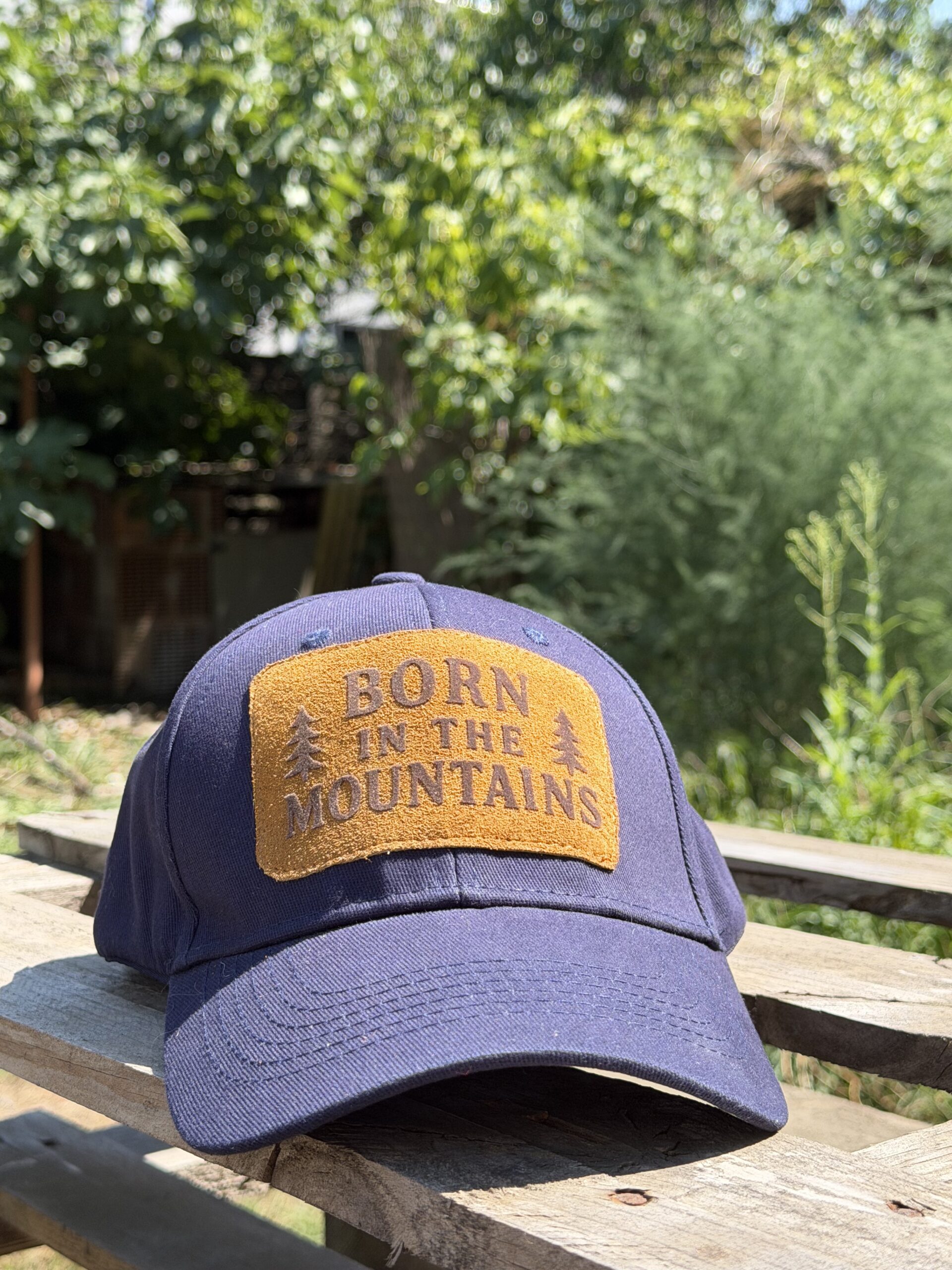 Cap Born in the mountains patch - immagine 2