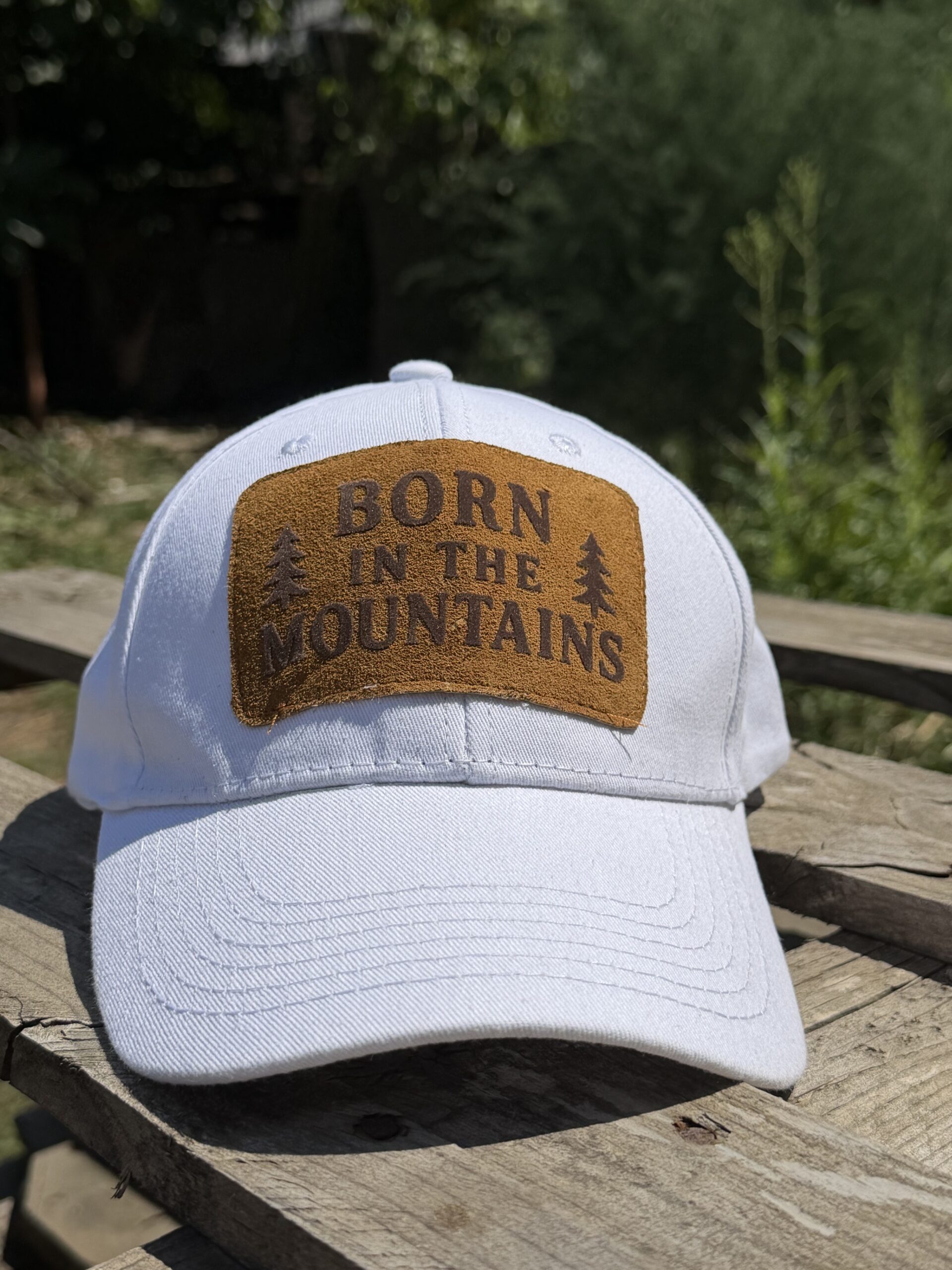 Cap Born in the mountains patch - immagine 5