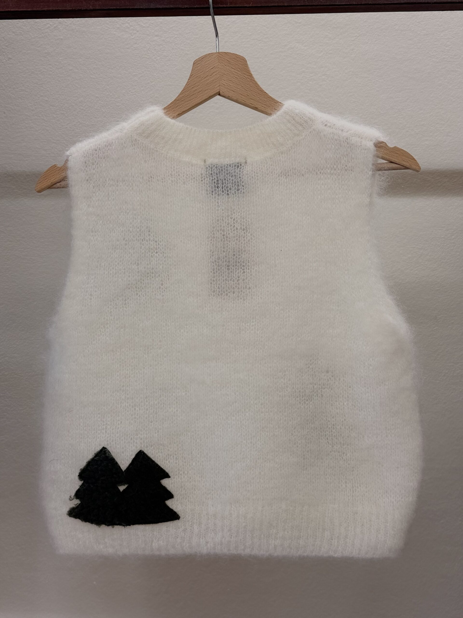 Gilet fluffy bianco cerbiatti - immagine 2